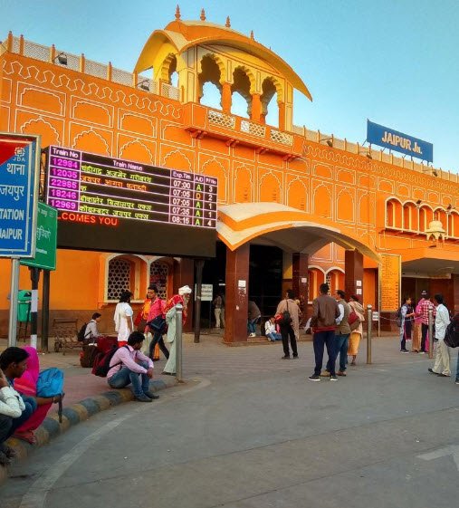 Station Road, Jaipur, Rajasthan - Vushii.com